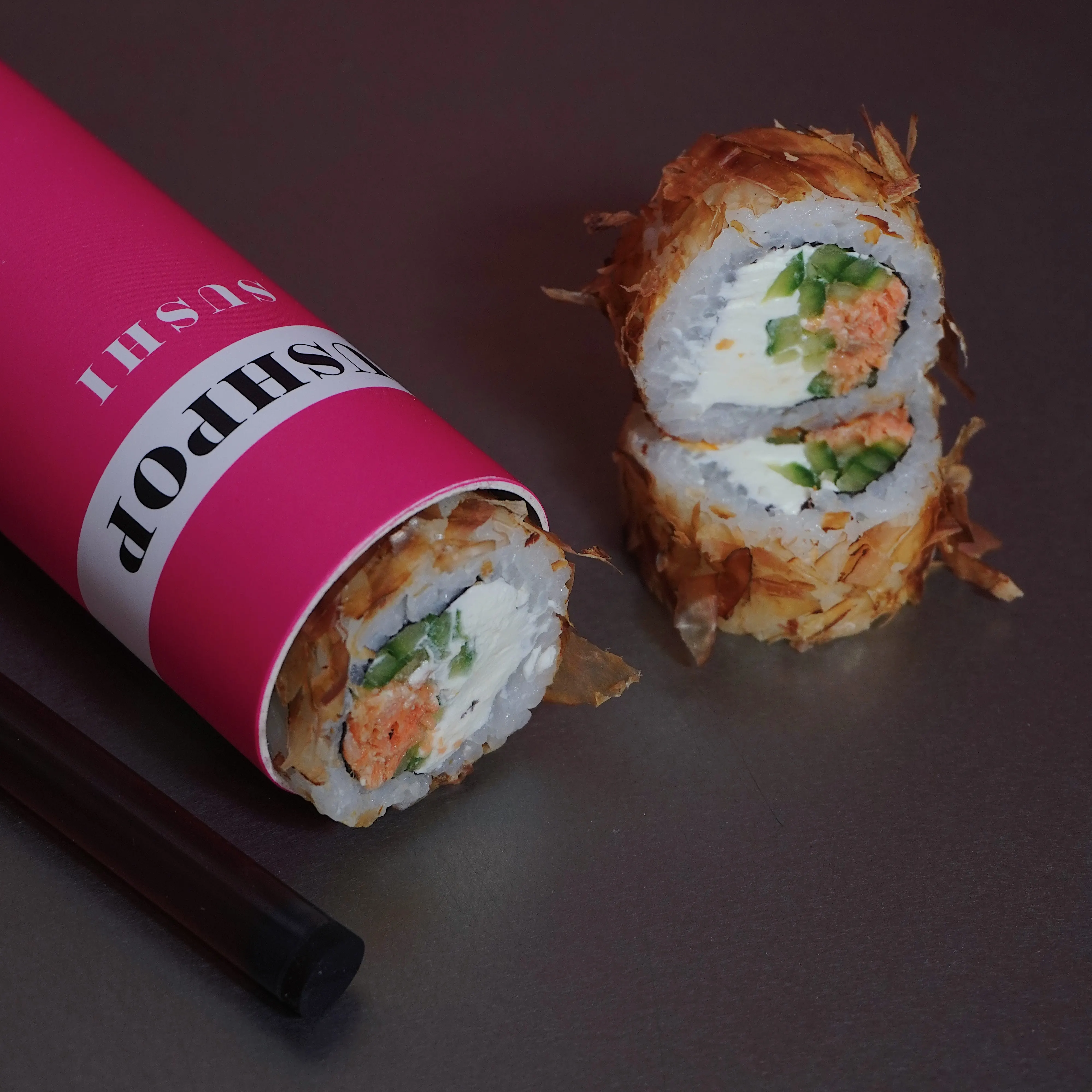 Бонито с жареным лососем Take away